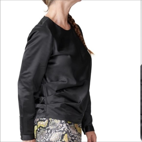 NWT Universal Standard Lucina Satin Top